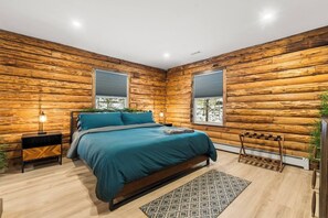 3 bedrooms, desk, WiFi