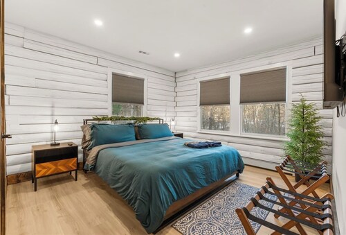 #43- Modern Luxury Log Cabin Retreat | Fire Pit