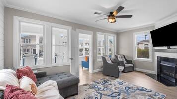 Télévision, cheminée