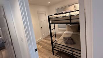 Bügeleisen/Bügelbrett, WLAN, Bettwäsche