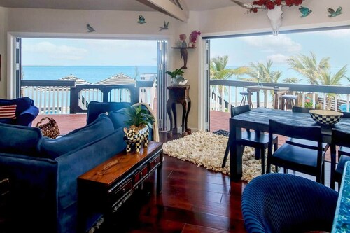 The Driftwood Stacey is beachfront on Tar Bay!