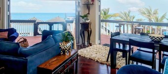 The Driftwood Stacey is beachfront on Tar Bay!