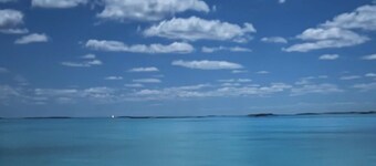 A High End beachfront 3 bedroom/3 bath with vanishing edge pool on Tar Bay