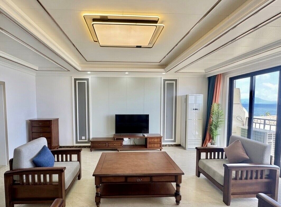 Premier Studio Suite, 1 King Bed, Balcony, Partial Sea View | Individually decorated, laptop workspace, soundproofing, free WiFi