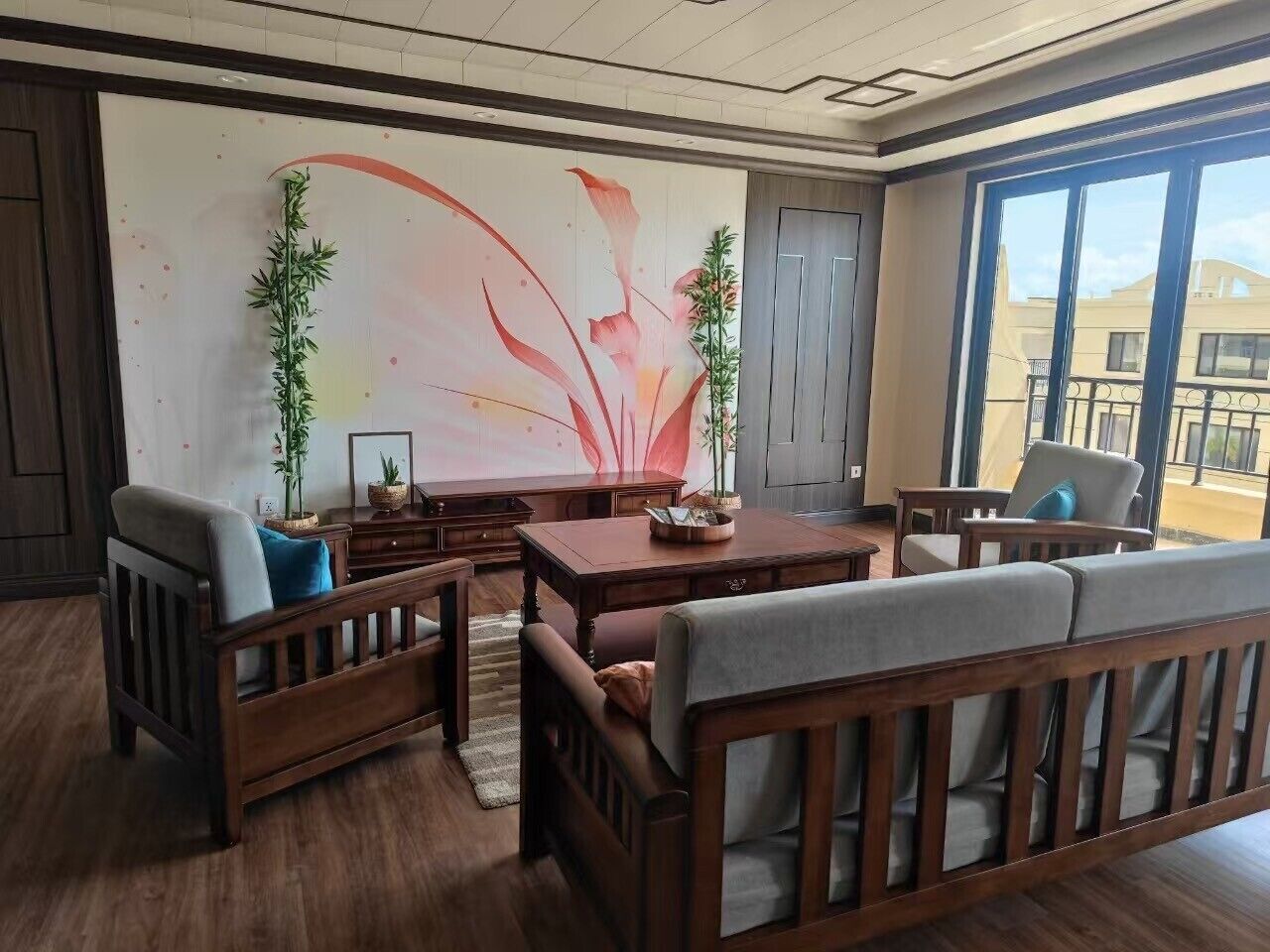 Deluxe Studio Suite, Balcony, Partial Ocean View | Living area