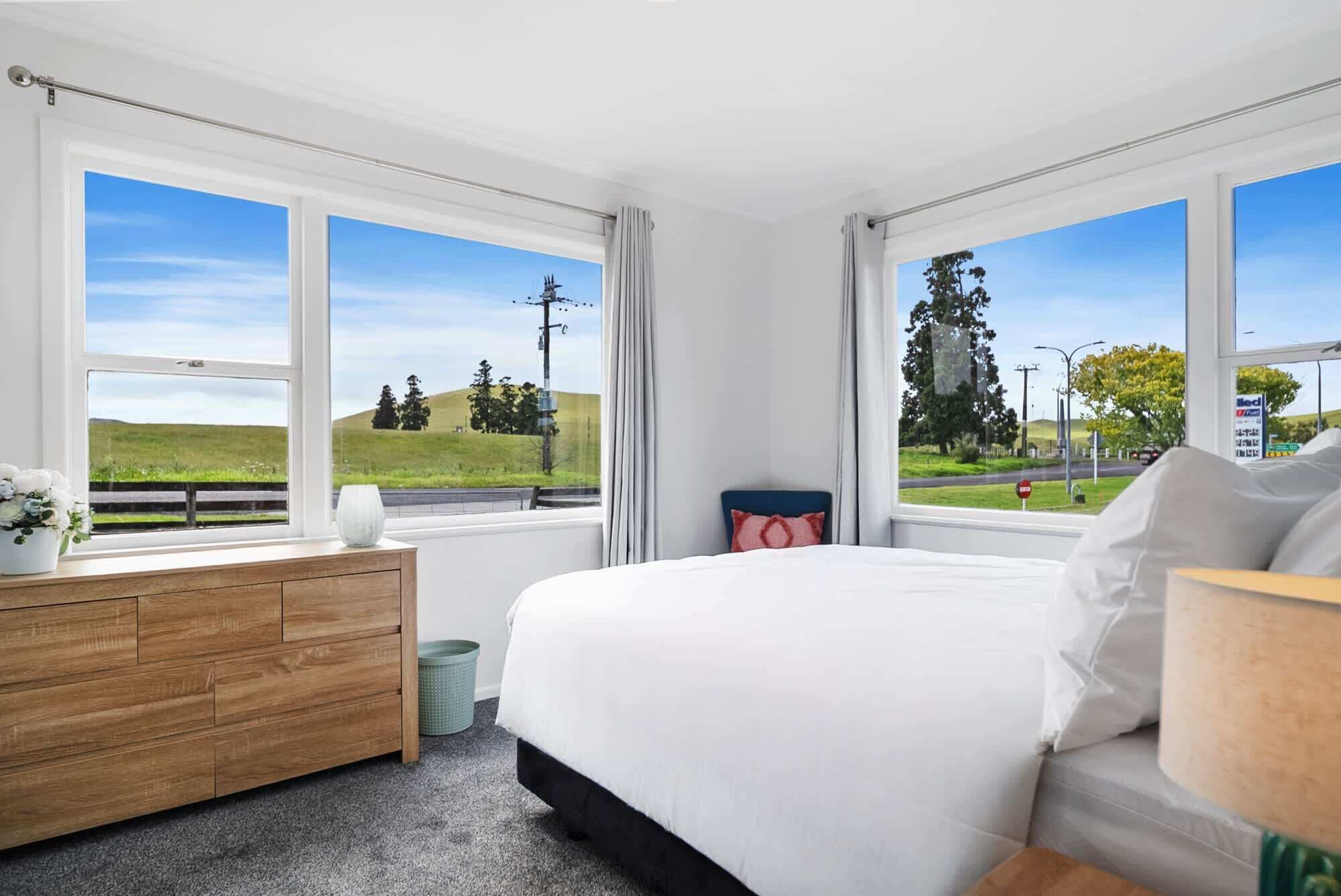 3 slaapkamers, een bureau, een strijkplank/strijkijzer, wifi