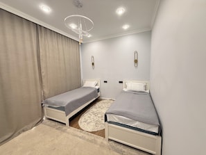 华丽独立别墅, 阳台, 花园景观 | 遮光窗帘、熨斗/熨衣板、免费 WiFi