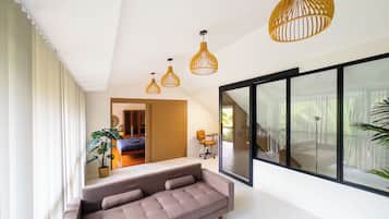 ๋น๋ผ, ์นจ์ค 3๊ฐ, ํก์ฐ, ์ ์ฉ ์์์ฅ | ๊ฑฐ์ค