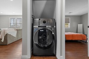 4 Schlafzimmer, Bügeleisen/Bügelbrett, WLAN, Bettwäsche