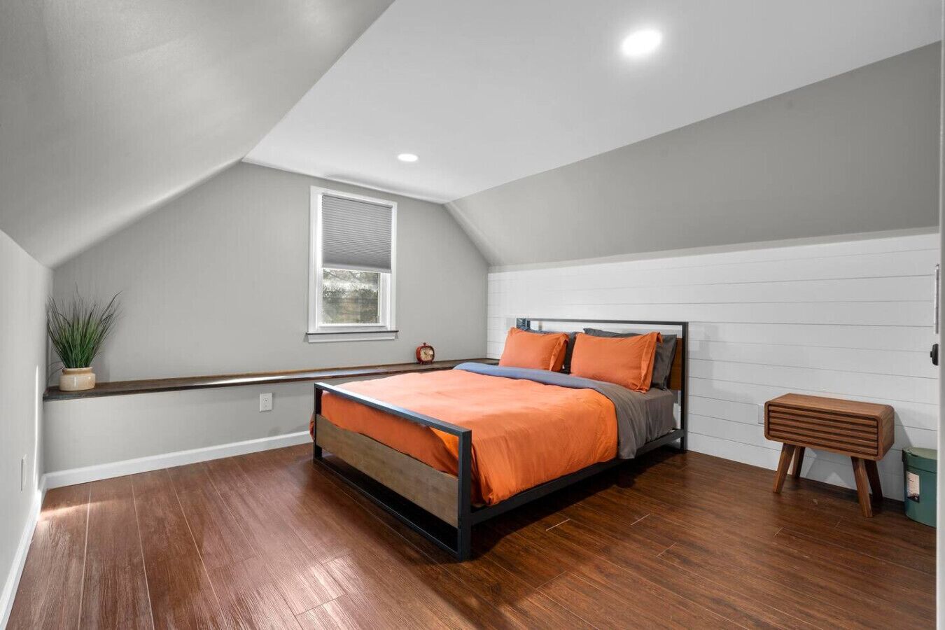 Strykejern/-brett, wi-fi og sengetøy