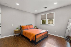 4 chambres, fer et planche à repasser, Wi-Fi, draps fournis