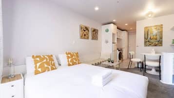 Iron/ironing board, WiFi (free), bed sheets