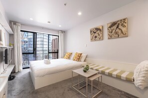 1 bedroom, iron/ironing board, free WiFi, bed sheets - Great Little Nest in the Heart of CBD (Auckland Central)