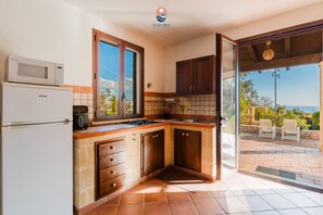 Fridge, microwave, oven, cookware/dishes/utensils