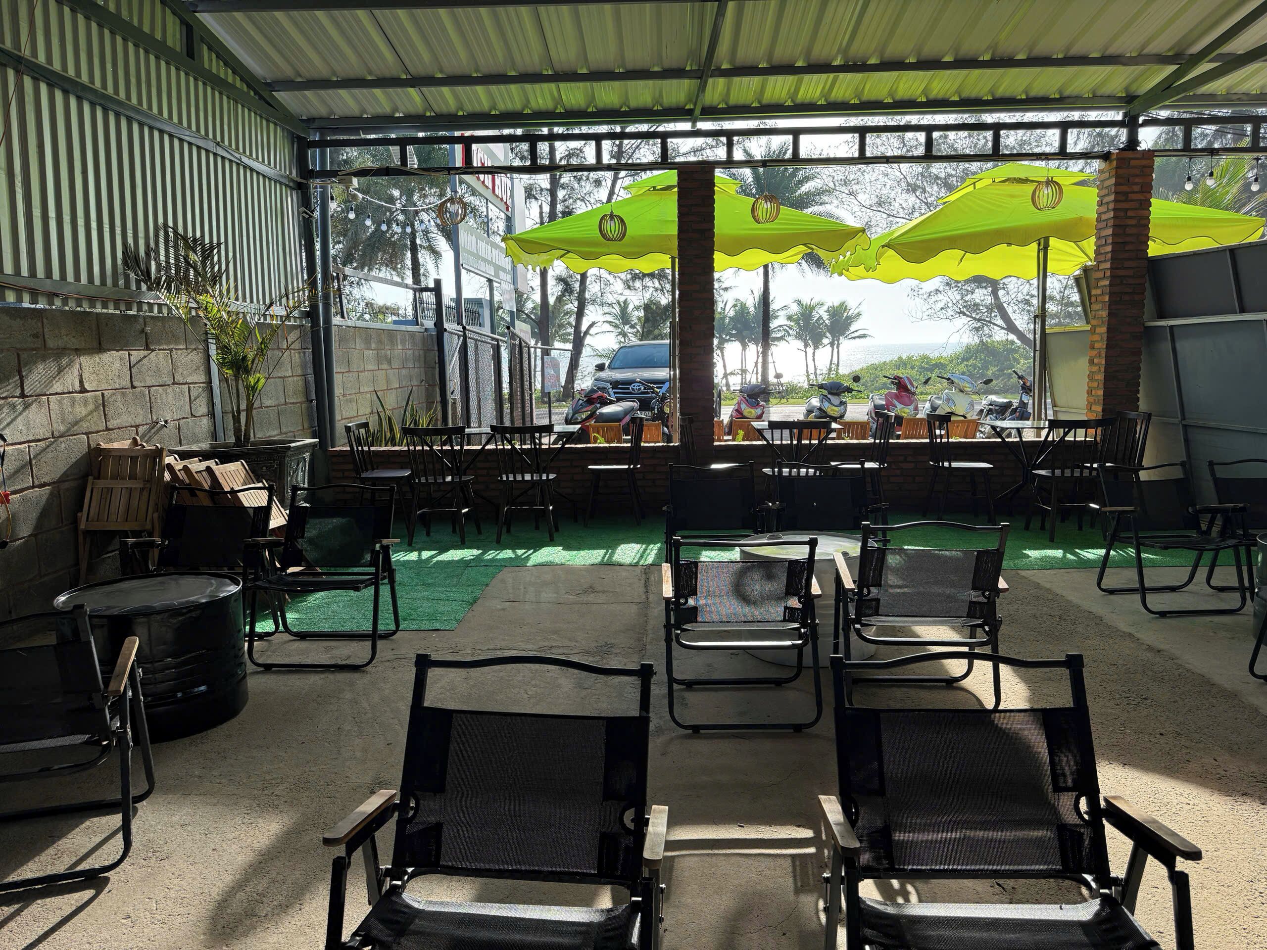 Daily local cuisine breakfast (VND 60000 per person)