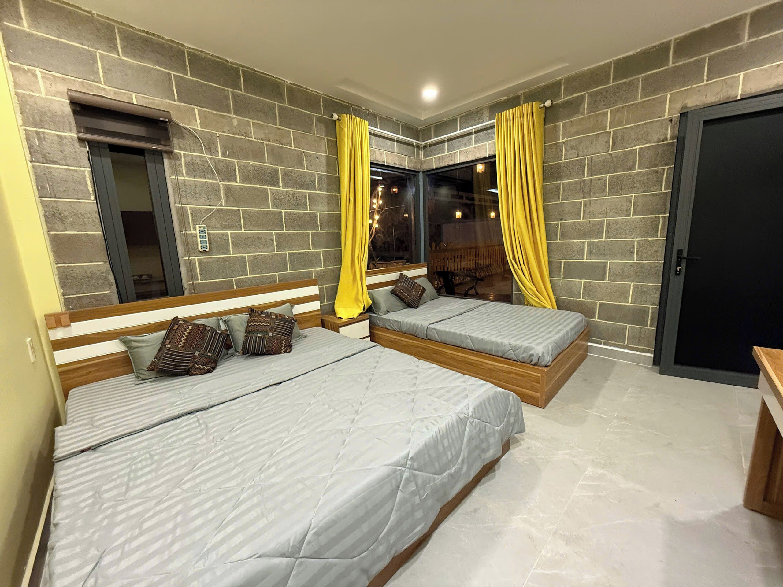 Comfort Triple Room, Garden View | Blackout drapes