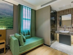 Deluxe Suite, Non Smoking | Living area - QiuGuo Hotel Chongwenmen Metro Branch (Beijing)