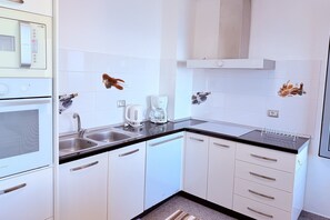 Family Apartment, Multiple Bedrooms, 2 Bathrooms (Home Sweet Home by the Sea 060) | Private kitchen - Home Sweet Home by the Sea 060 (Durrës)