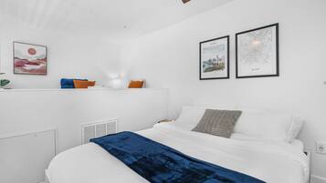 Strykjärn/strykbräda, wi-fi och sängkläder