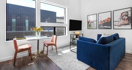 Cozy Loft Near Rainey & 6th St, Lady Bird Lake