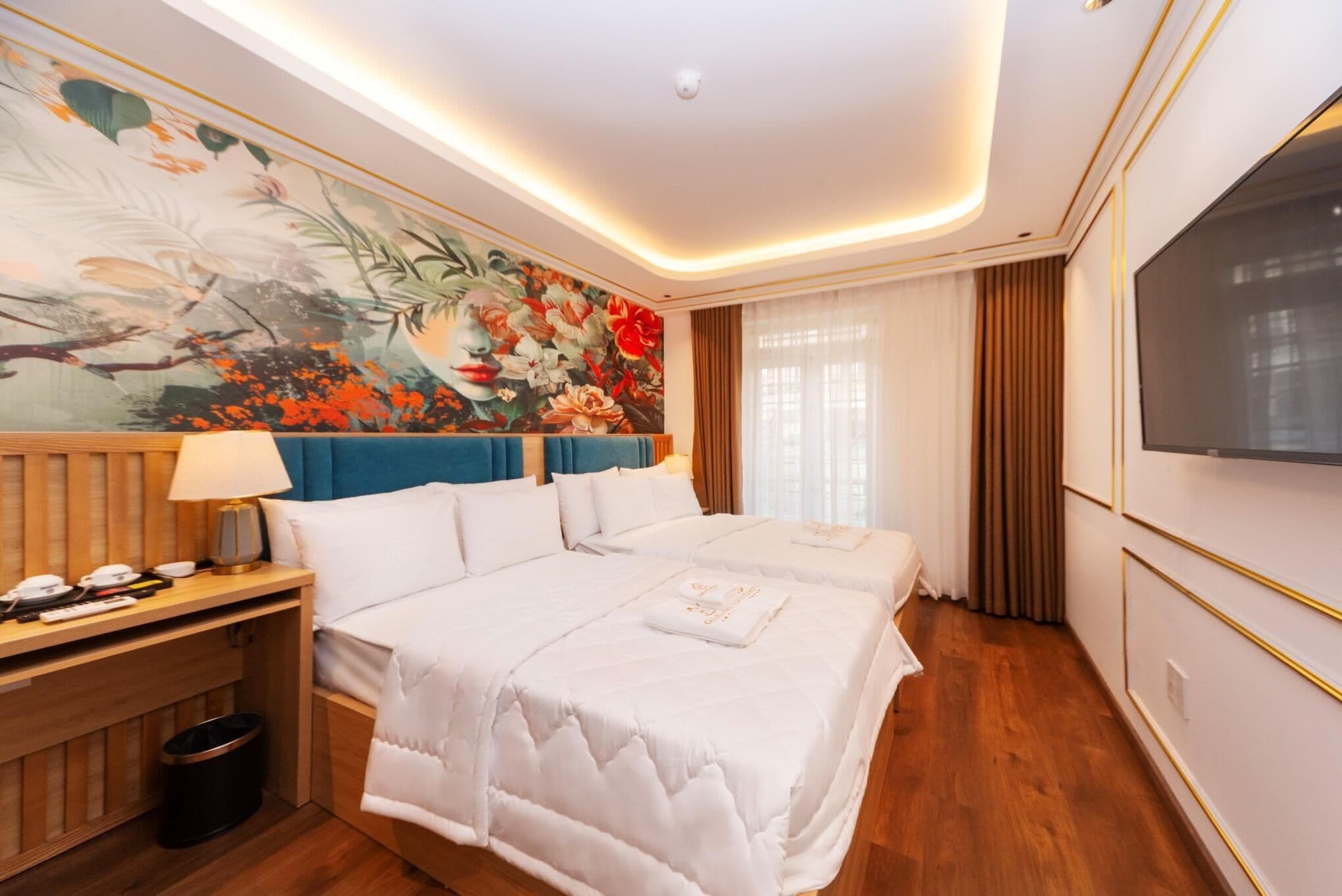 Escritorio, wifi gratis y ropa de cama 