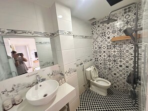 Free WiFi - Grand Hotel Go Vap (Phuong Thong Tay Hoi)