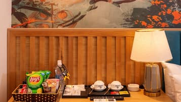 Superior Twin Room | Bathroom | Free toiletries, hair dryer, slippers, bidet