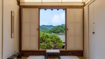 Superior Twin Room, Courtyard View | Interior
