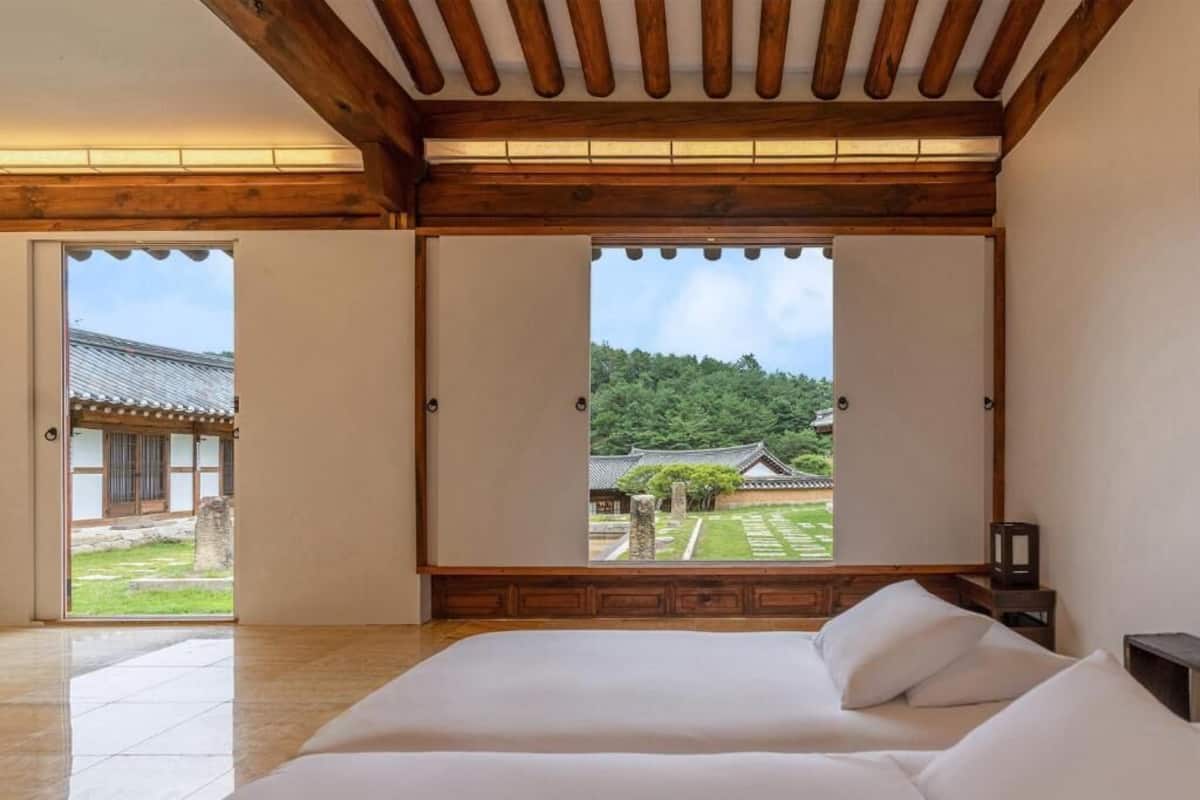 Standard Twin Room, Courtyard View | In-room safe, soundproofing, free WiFi