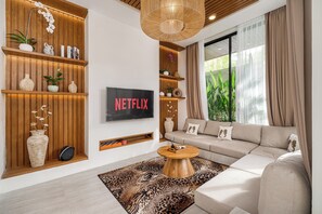 TV - Luxe Villa  2 BR Pool Bath Tub Wi-Fi 260 Mbps (badung)