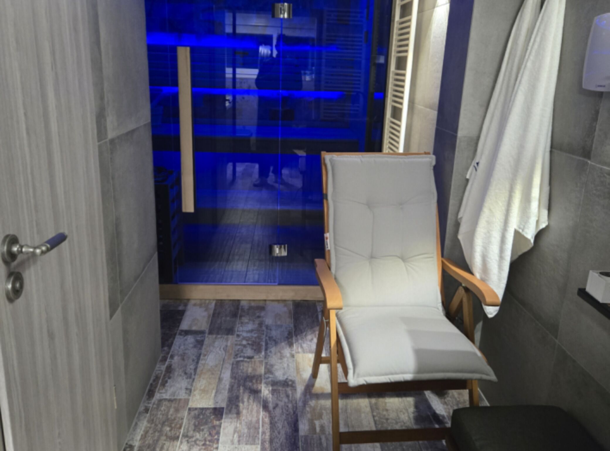 Apartment (One Bedroom apartment with Balcony an) | 3 bedrooms, cribs/infant beds