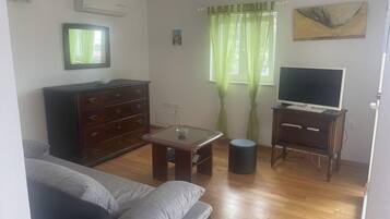 Apartment (Two bedroom apartment) | Living room