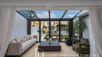 Villa | Terrace/patio