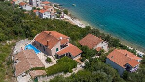 Vila (Five Bedroom Holiday Home with Swimmi) | Eksterior
