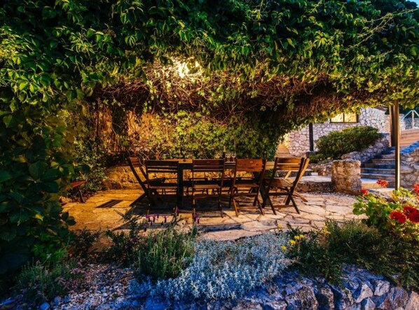 Villa (Five Bedroom Holiday Home with Swimmi) | Aussenbereich