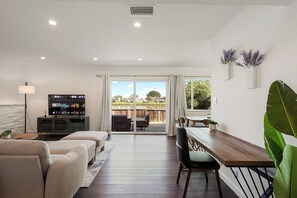 House, 3 Bedrooms, Patio, Lake View | Living area - Lakefront Retreat  WaterViews 3BR 1.5BA  (San Mateo)