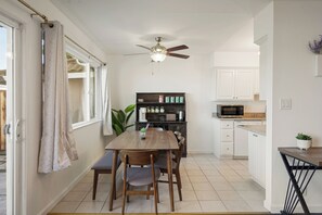 House, 3 Bedrooms, Patio, Lake View | Dining - Lakefront Retreat  WaterViews 3BR 1.5BA  (San Mateo)