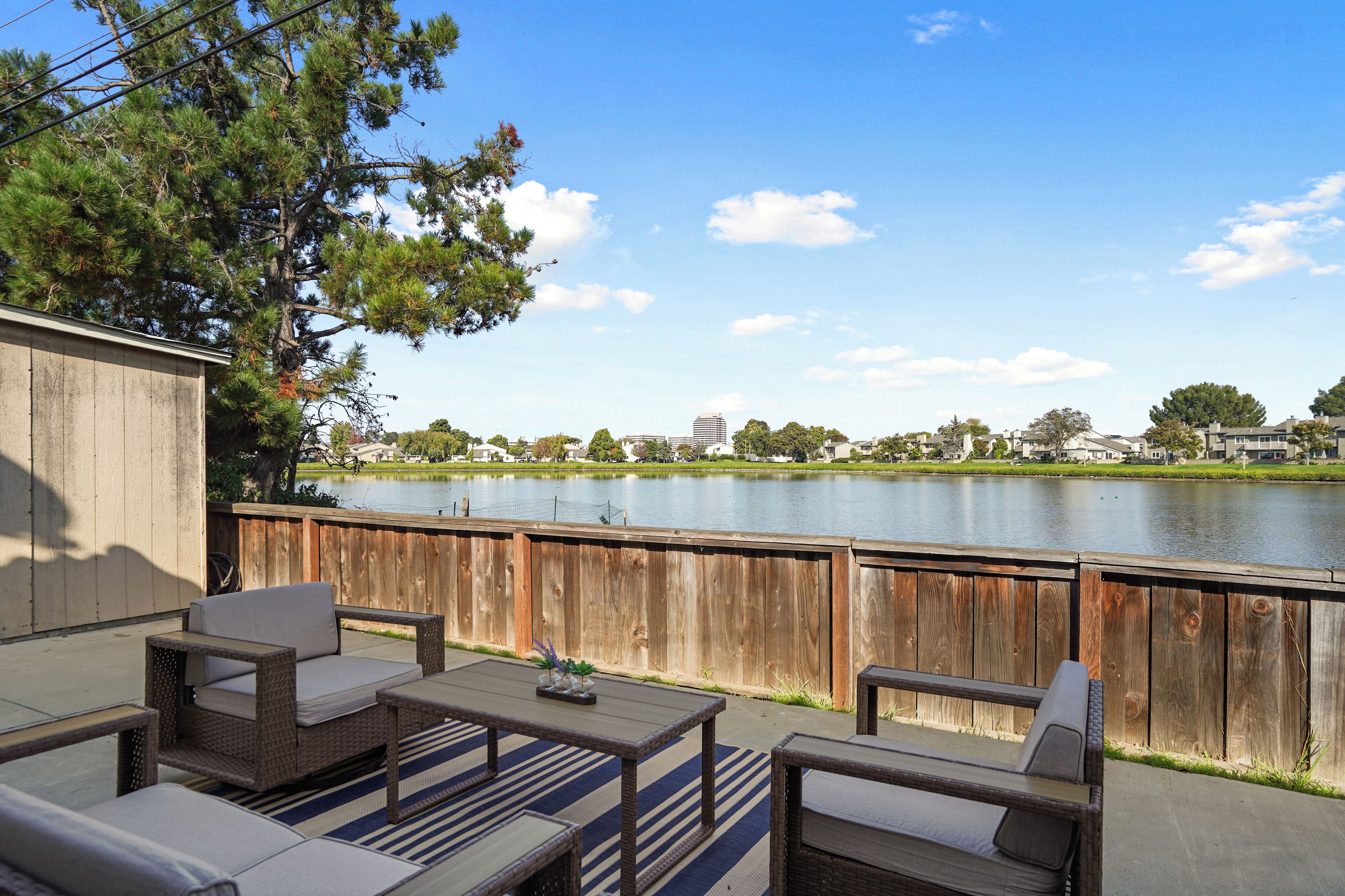 Casa, 3 habitaciones, patio, vista al lago | Terraza o patio