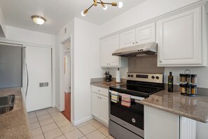 House, 3 Bedrooms, Patio, Lake View | Private kitchen - Lakefront Retreat  WaterViews 3BR 1.5BA  (San Mateo)