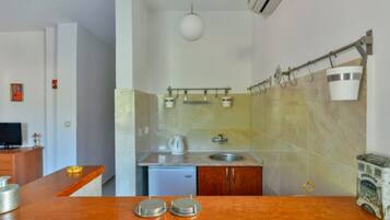 Apartment (One bedroom apartment (Šumički)) | Dapur peribadi | Peti sejuk