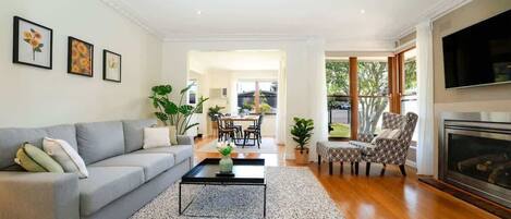 TV, fireplace, offices