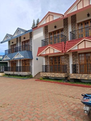 Front of property - Aristo Clouds King Suite (Kodaikanal)