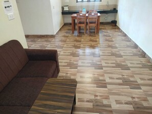 32–tuumainen taulutelevisio, jossa kaapelikanavat