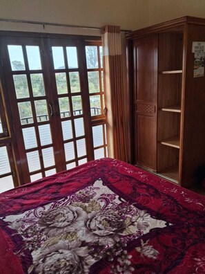 Premium Room | Free WiFi - Aristo Clouds King Suite (Kodaikanal)