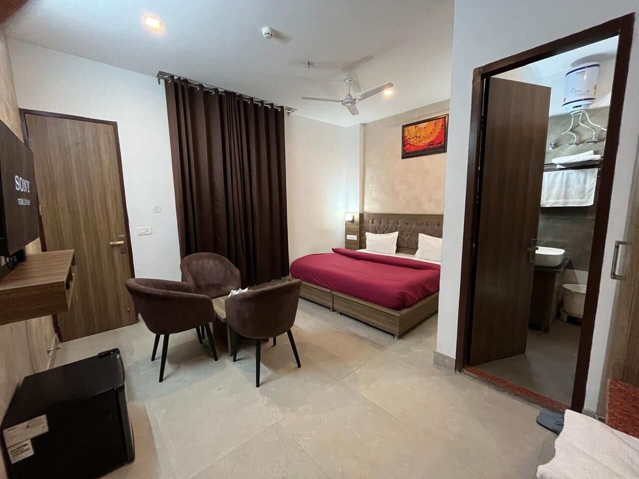 Superior Room | Desk, laptop workspace, free WiFi