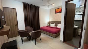 ห้องซูพีเรีย | ผ้าปูที่นอนฝ้ายอียิปต์, เครื่องนอนระดับพรีเมียม, เตียงเมมโมรีโฟม