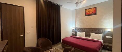 Superior Room | Egyptian cotton sheets, premium bedding, memory foam beds, desk