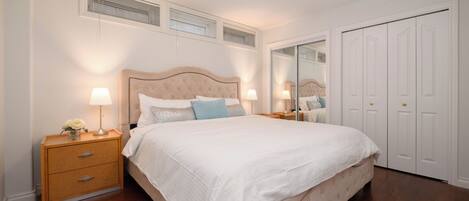 Iron/ironing board, WiFi, bed sheets