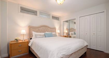 Comfort 2-BR Suite in Arbutus â Private Entrance