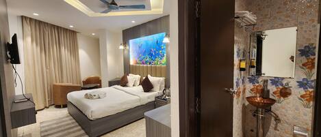 Deluxe Double Room, City View | In-room safe, desk, laptop workspace, soundproofing